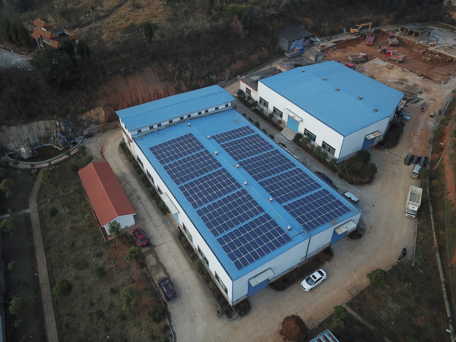 [工贸易光伏屋顶]邵阳威远机电光伏发电屋顶102.6KW项目